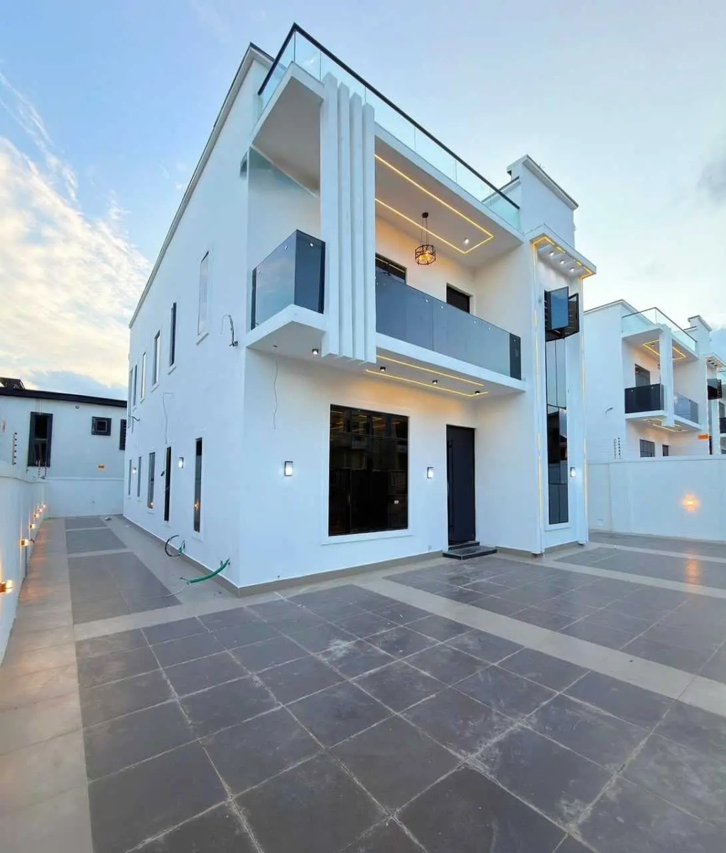Luxury 5 Bedroom Detached Duplex in Ajah Lekki