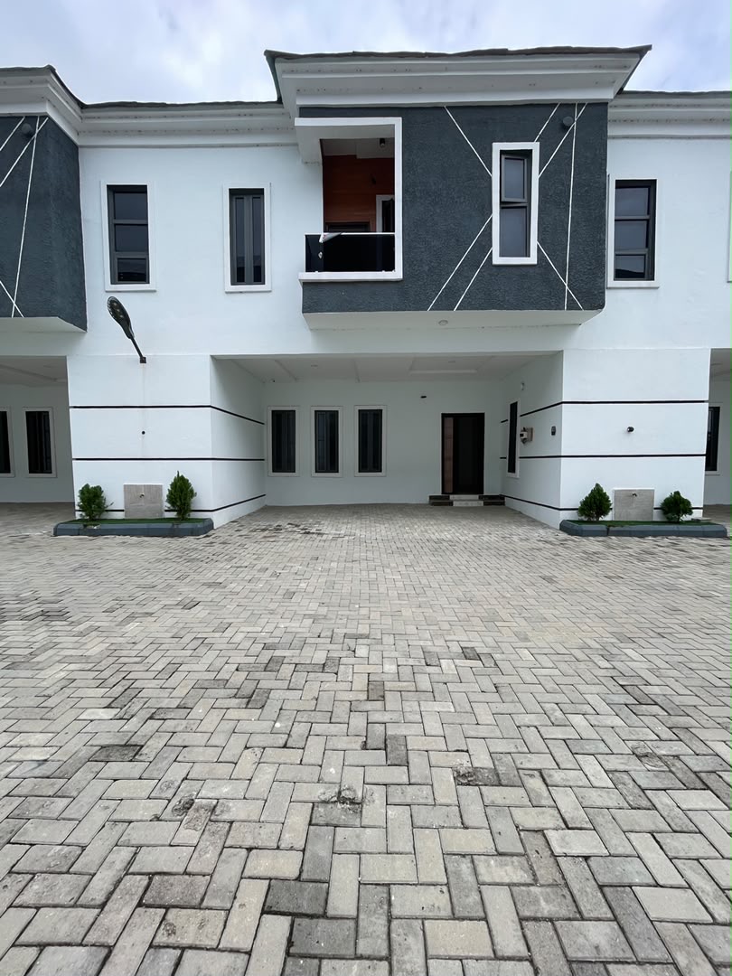 4 BEDROOM DETACHED DUPLEX