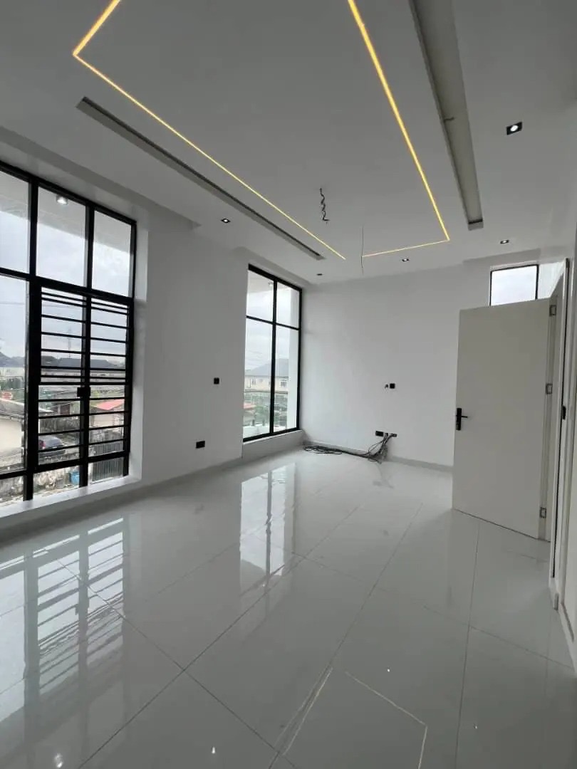 BRAND NEW LUXURY 4 BEDROOM FULLY DETACHED DUPLEX WITH BQ