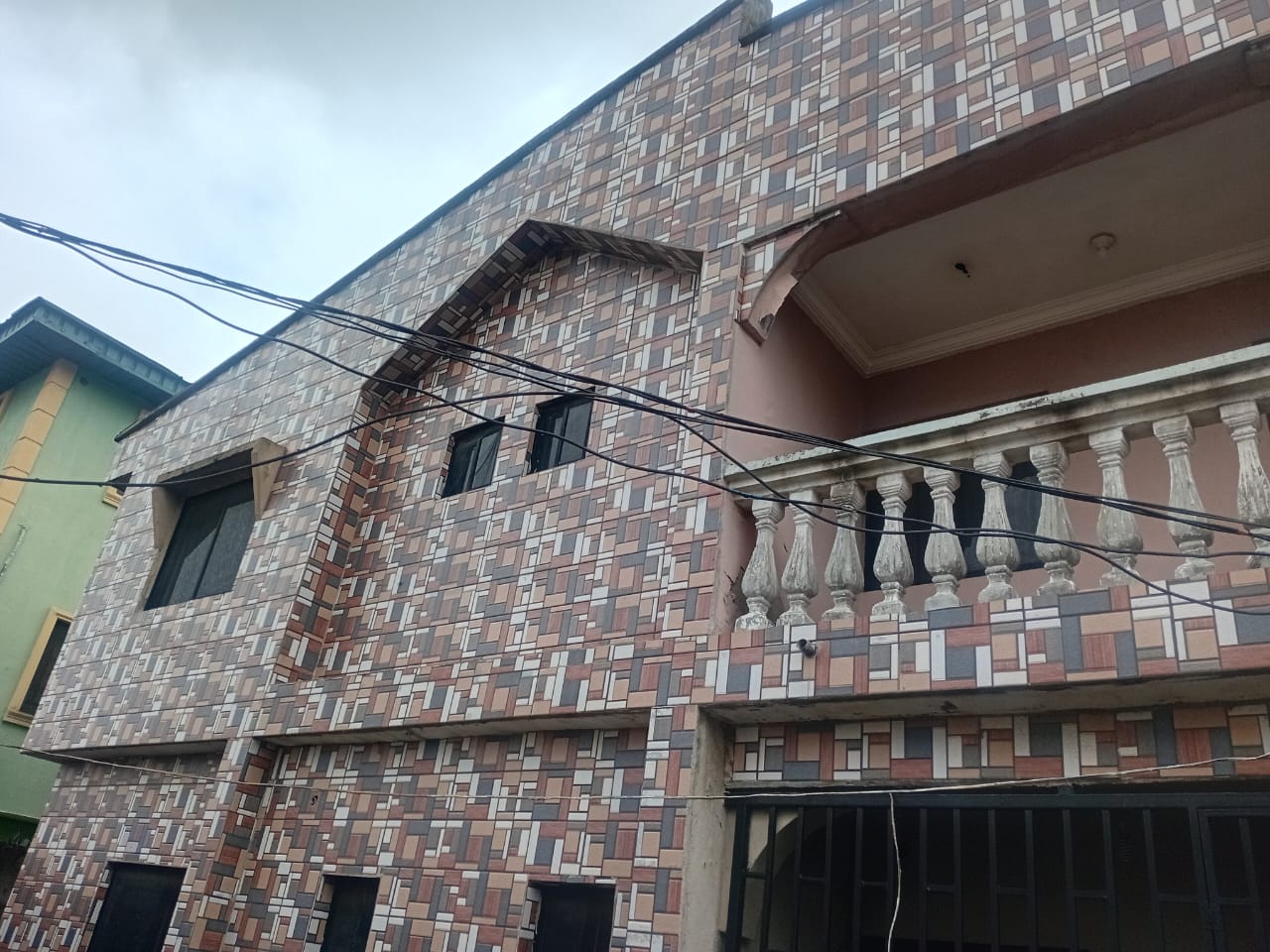 4 Units of 3 Bedroom Flats Plus Security House