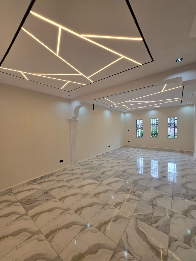 NICELY FINISHED 2 BEDROOM FLAT