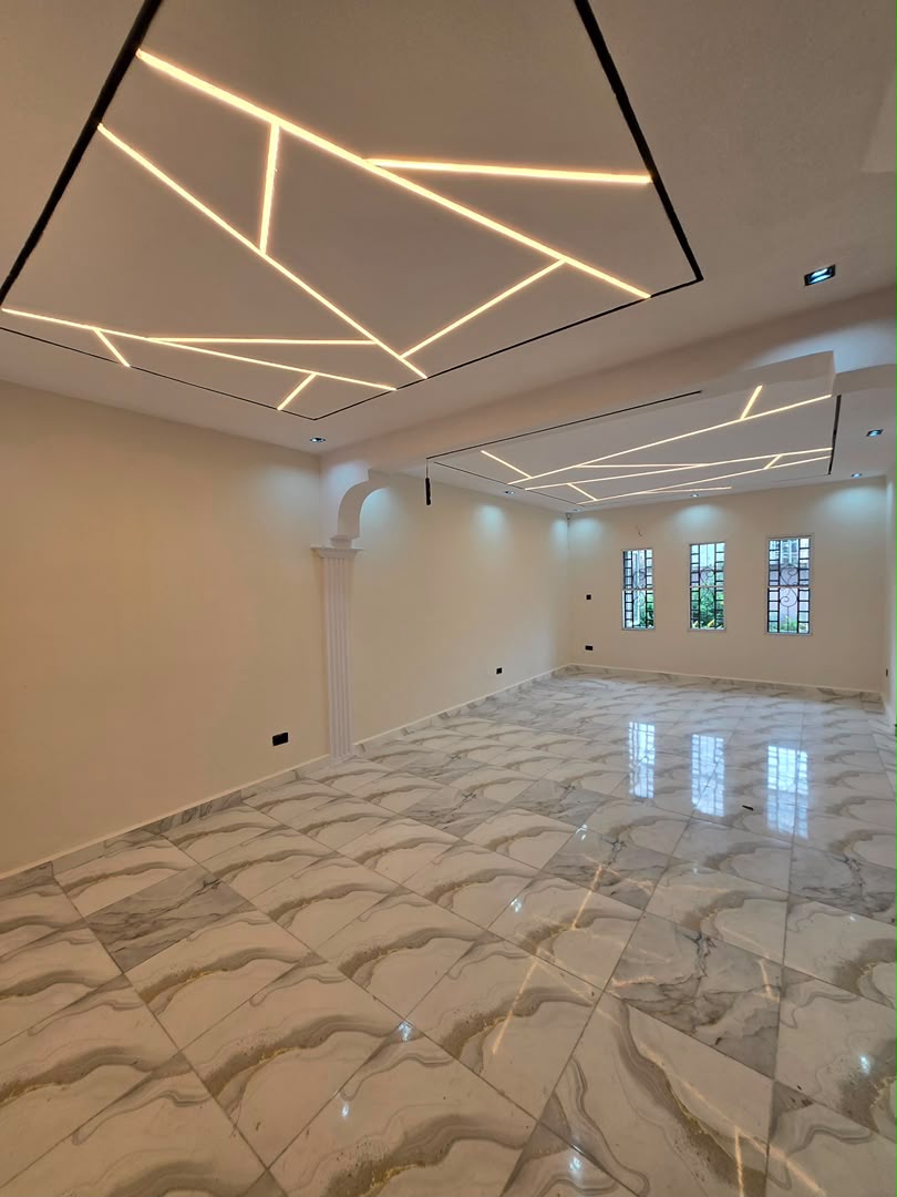 NICELY FINISHED 2 BEDROOM FLAT