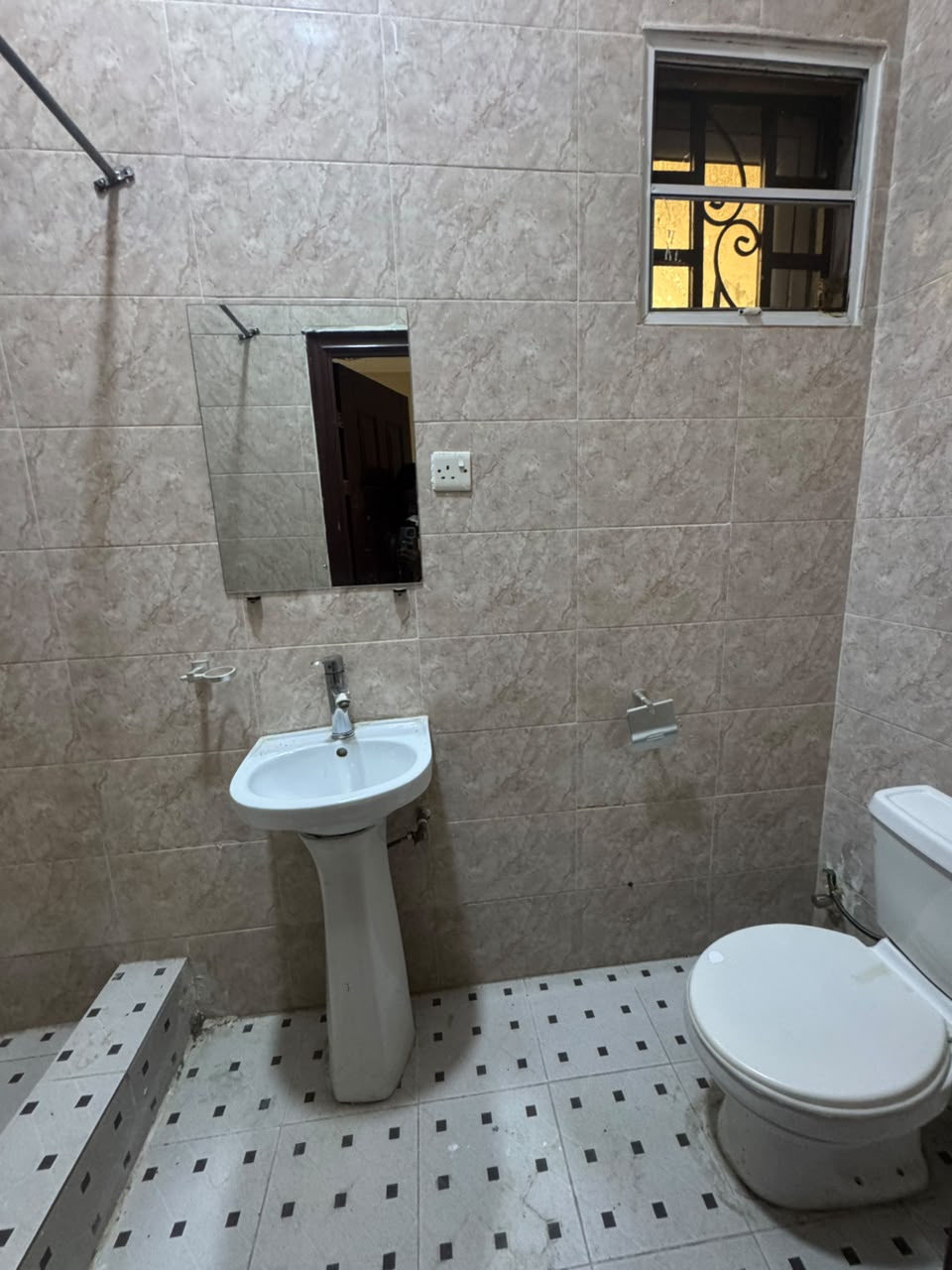 1 BEDROOM MINI FLAT APARTMENT
