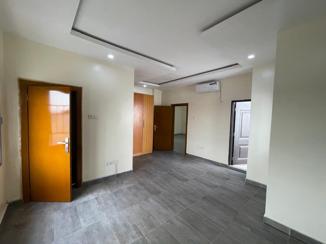 FOR RENT: SPACIOUS THREE BEDROOMS FLAT IN OGOMBO AJAH LAGOS