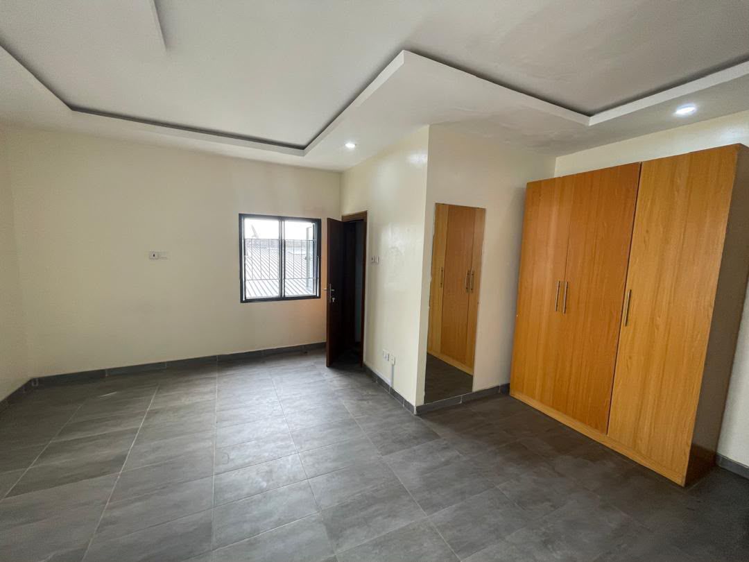 FOR RENT: SPACIOUS THREE BEDROOMS FLAT IN OGOMBO AJAH LAGOS