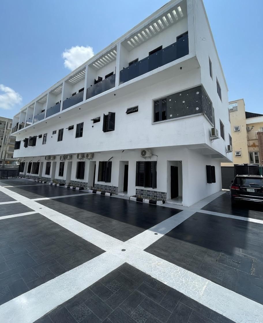 2 Bedroom Apartment In Ologolo, Lekki.