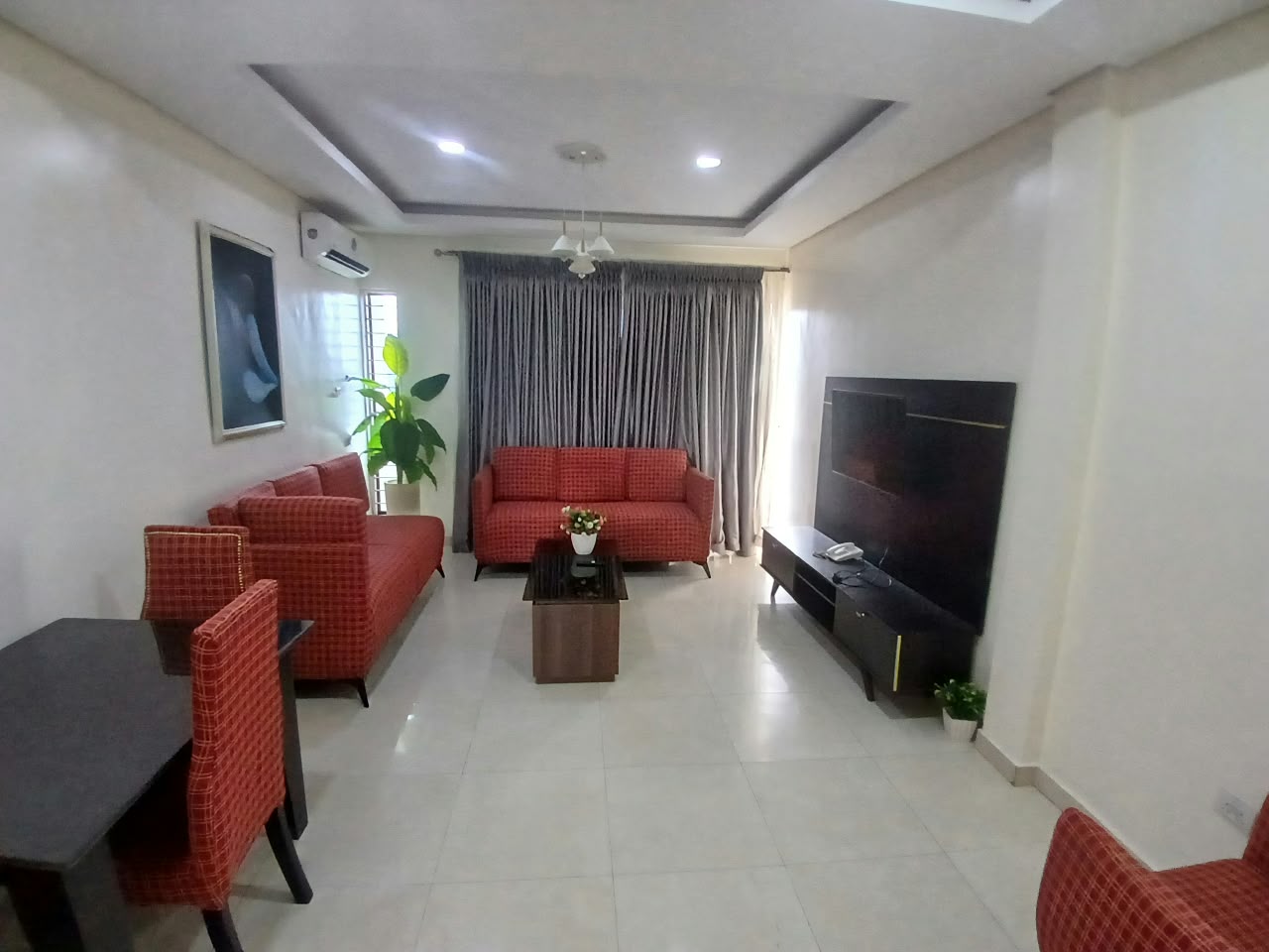 FULLY FURNISHED AND SERVICED 2 BEDROOM APARTMENT