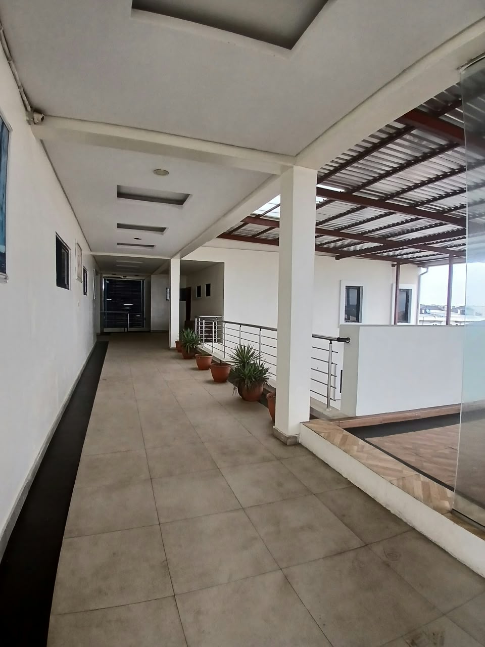 FULLY FURNISHED AND SERVICED 2 BEDROOM APARTMENT