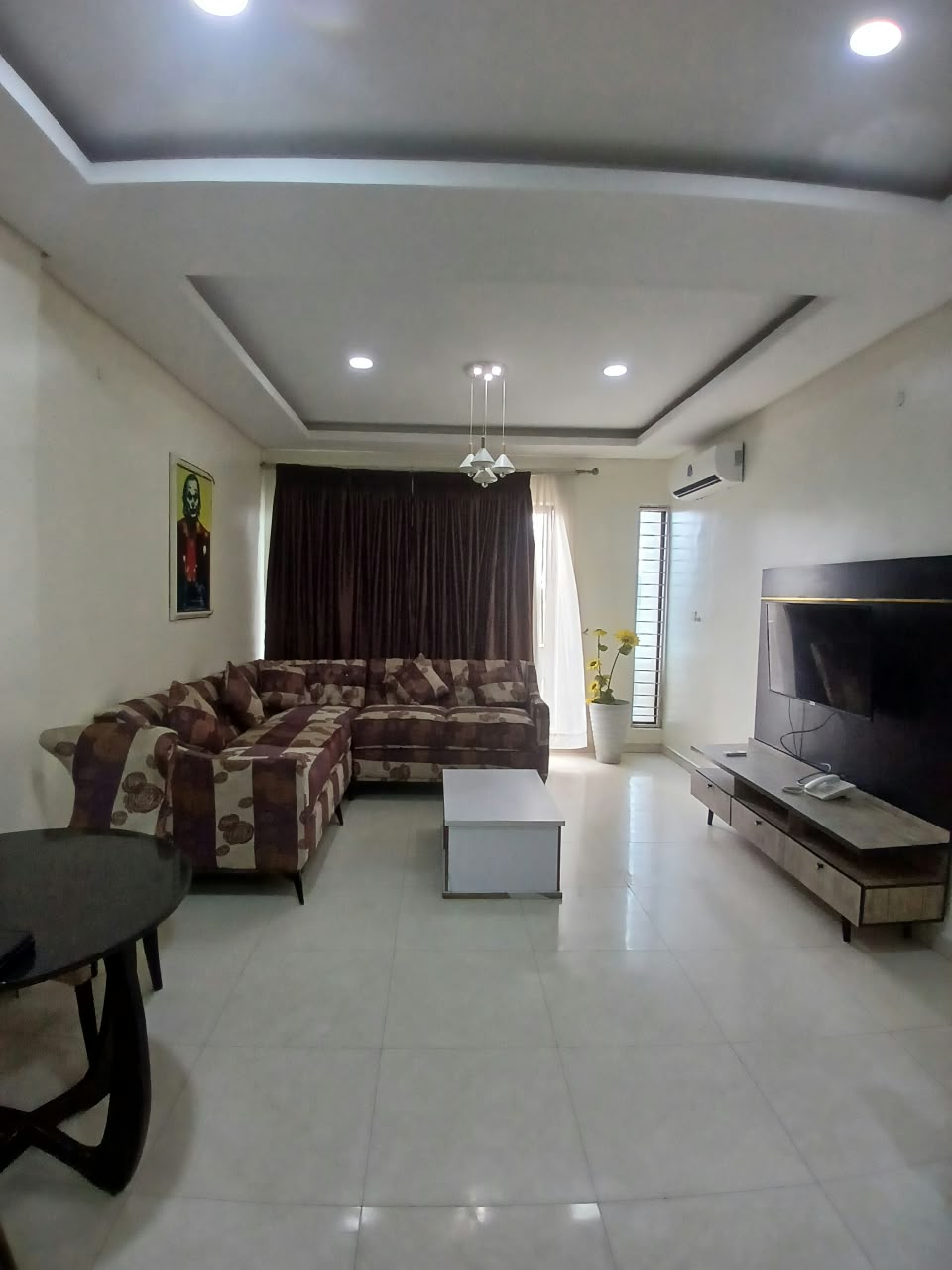 FULLY FURNISHED AND SERVICED 2 BEDROOM APARTMENT