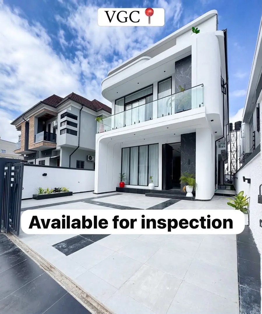 5 BEDROOM FULLY DETACHED DUPLEX WITH A 2 ROOM BQ AND POOL