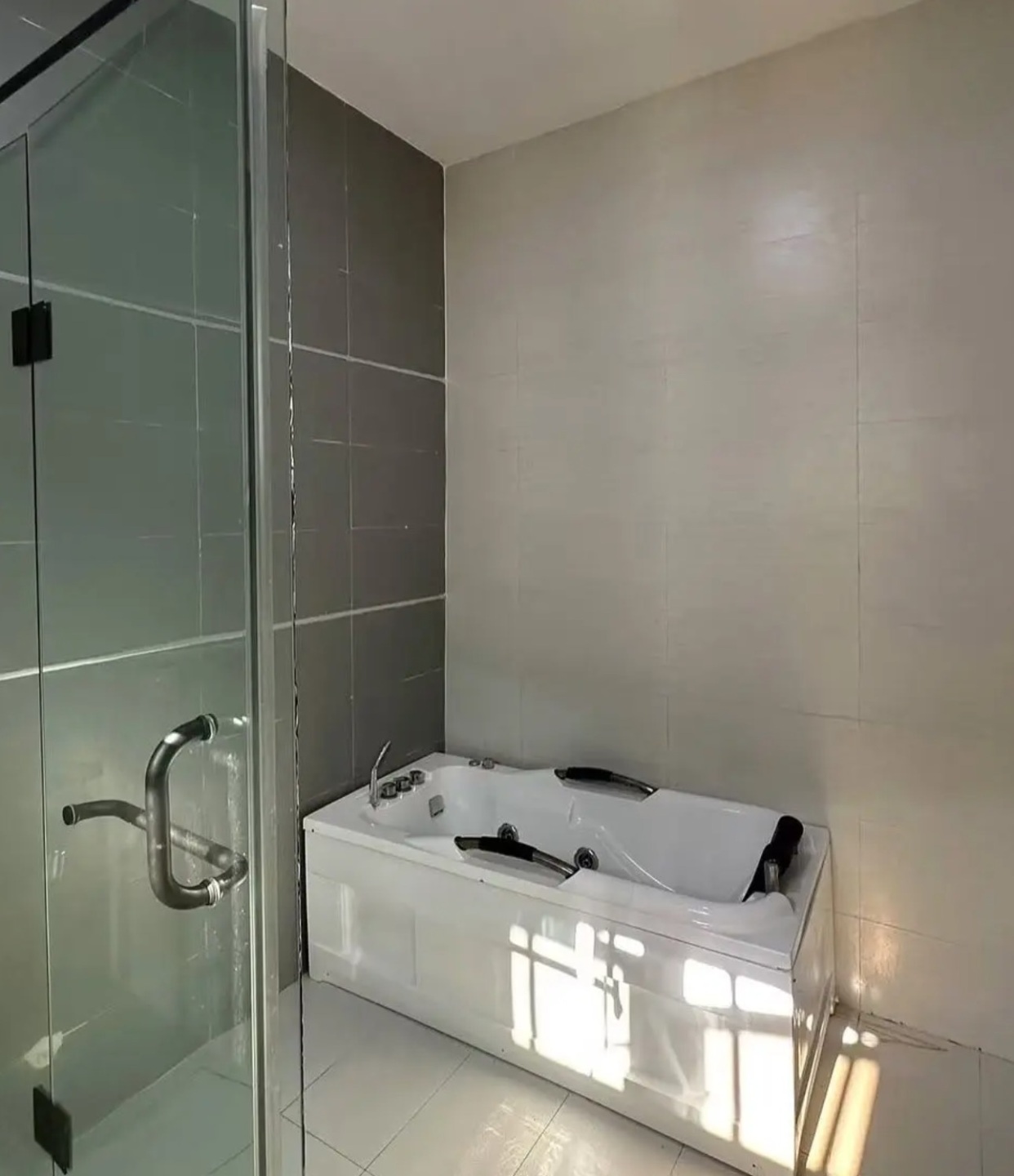 Contemporary 4 Bedroom Fully Detached Duplex For Sale in Agungi, Lekki.