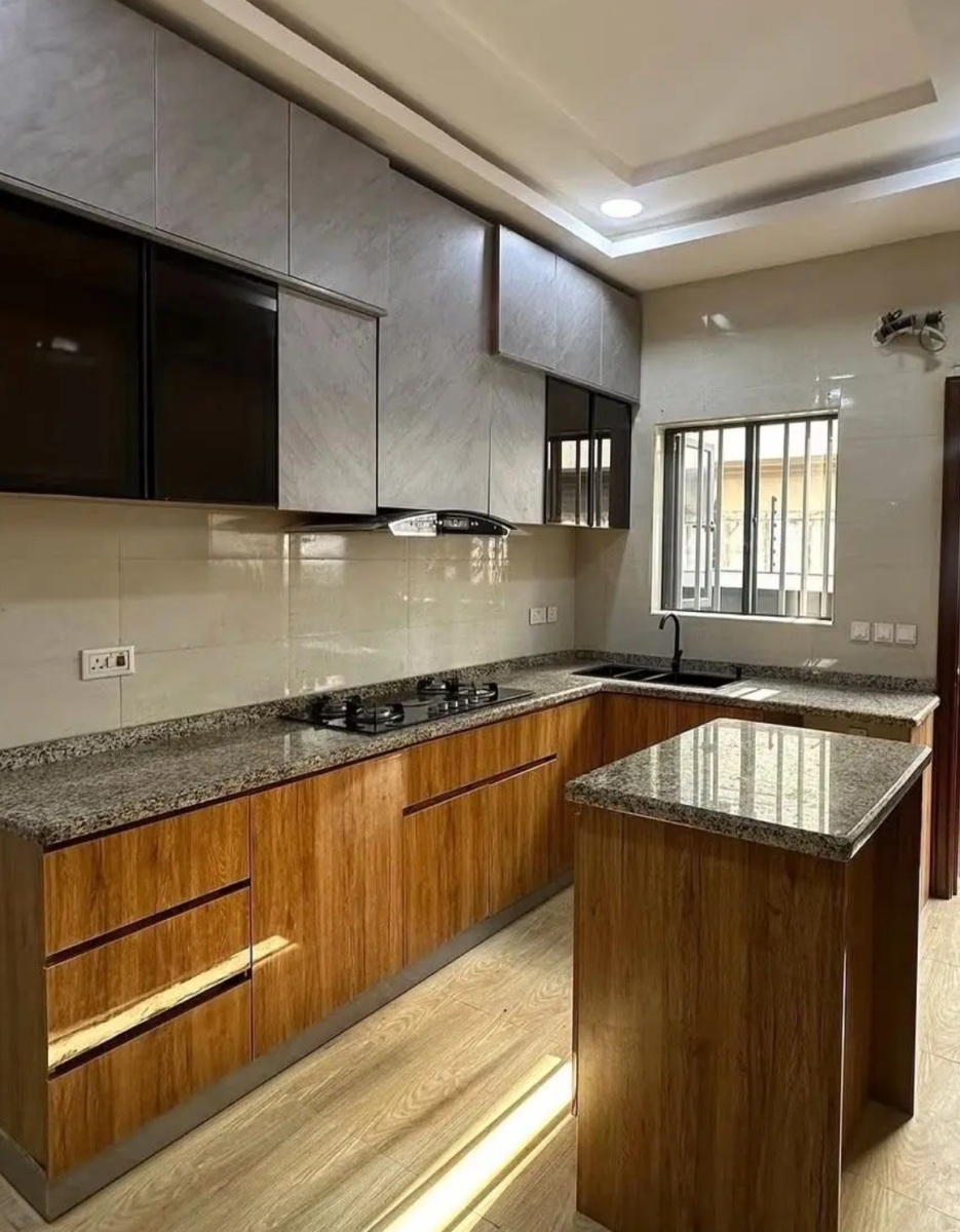 Contemporary 4 Bedroom Fully Detached Duplex For Sale in Agungi, Lekki.