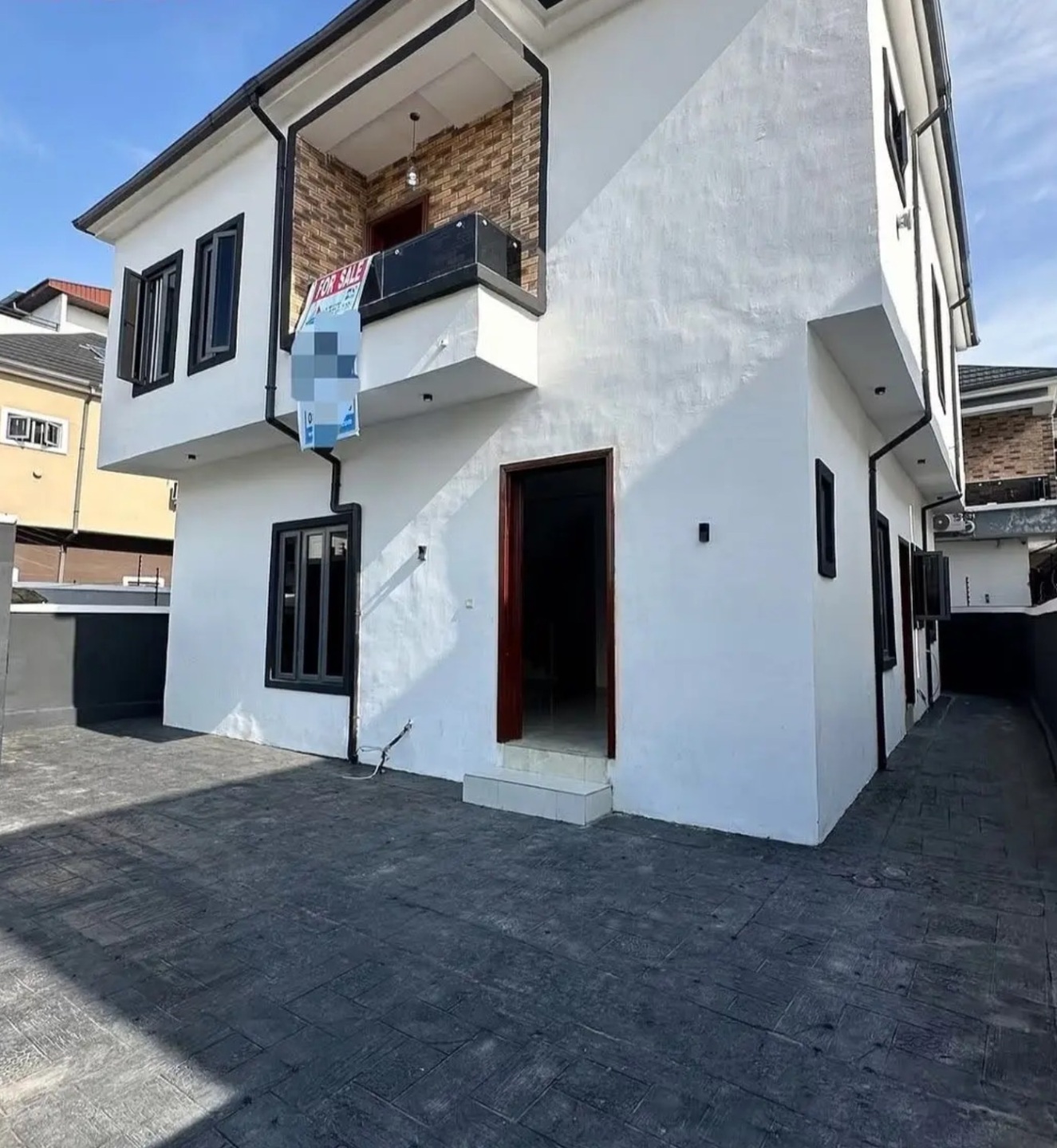 Contemporary 4 Bedroom Fully Detached Duplex For Sale in Agungi, Lekki.
