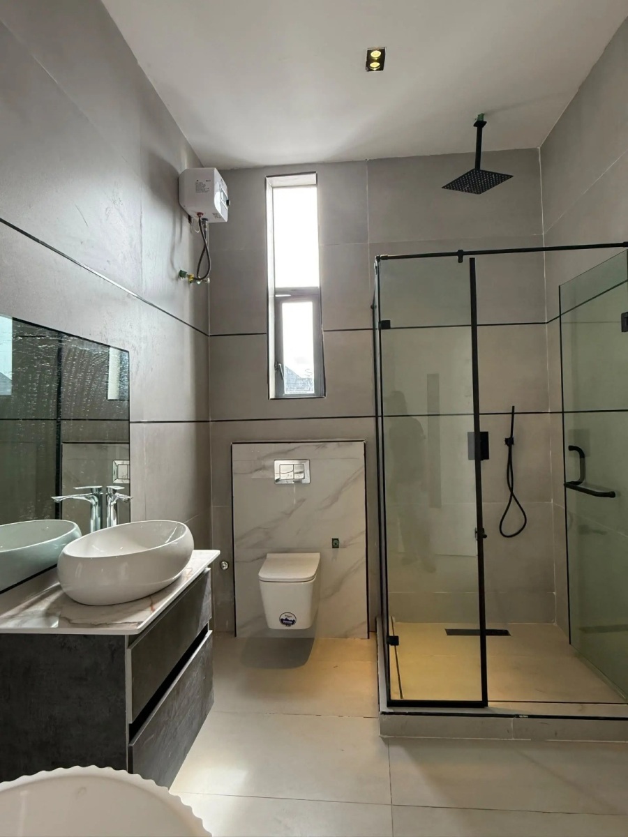 5 Bedroom Semi Detached Duplex