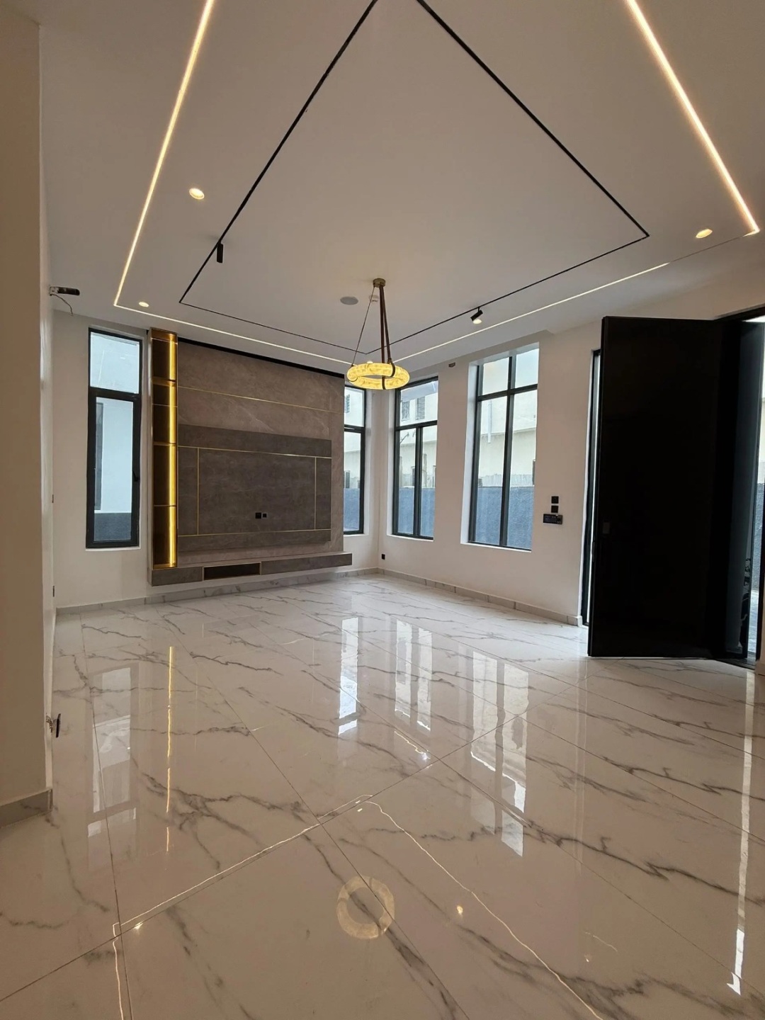 5 Bedroom Semi Detached Duplex
