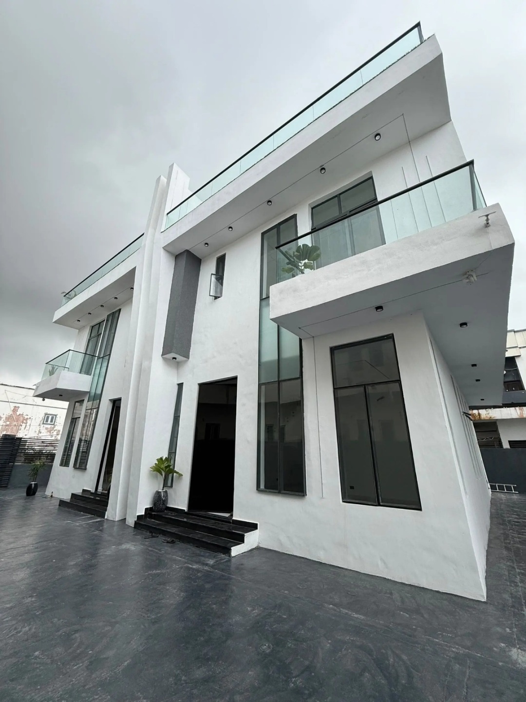 5 Bedroom Semi Detached Duplex