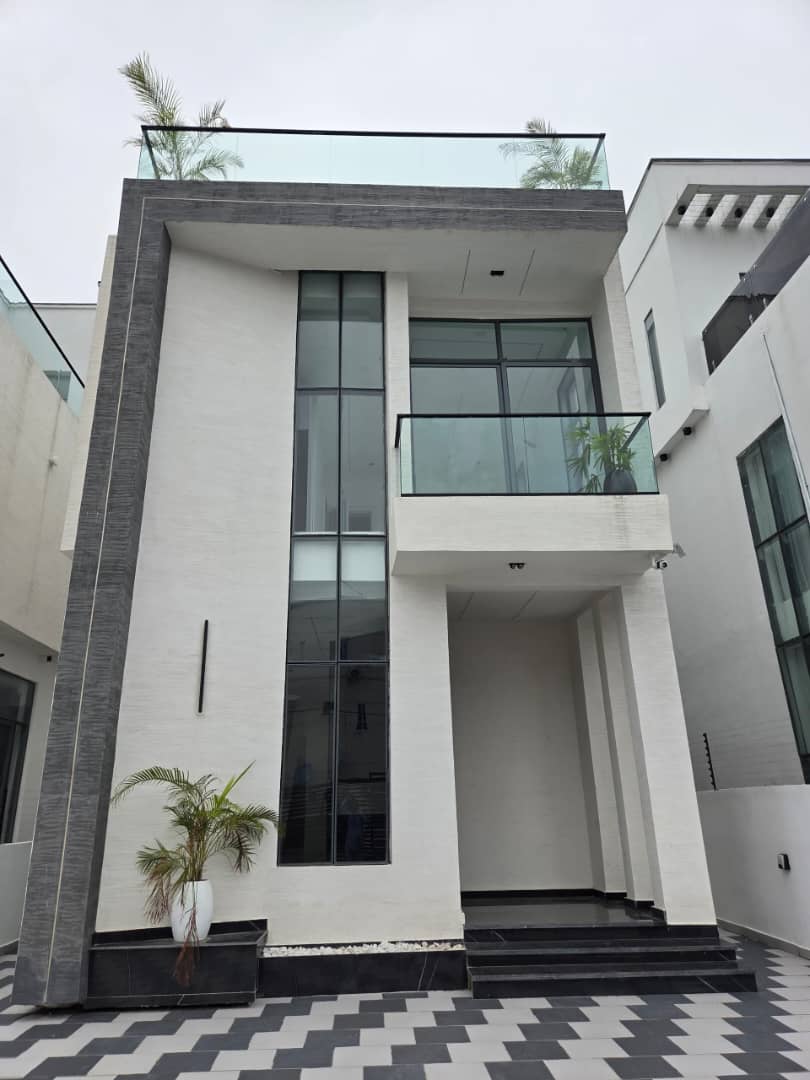 5 Bedroom Fully Detached Duplex
