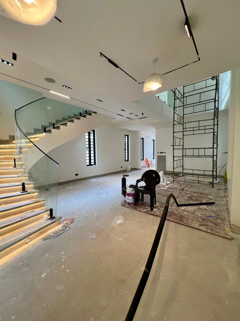 5 BEDROOM DETACHED HOME WITH POOL, CINEMA, GYM, ROOFTOP TERRACE AND BQ