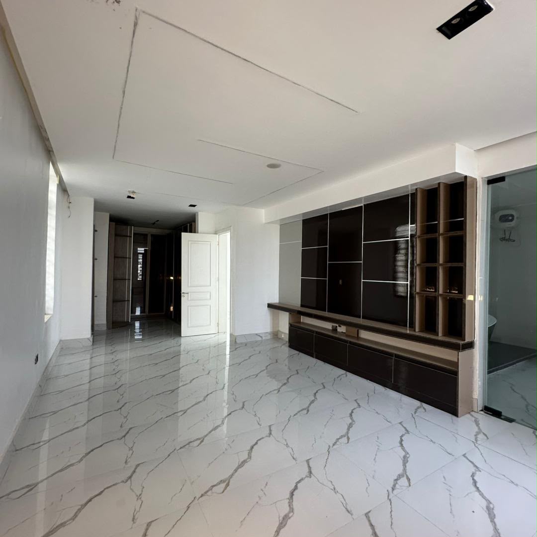 5 BEDROOM DETACHED HOME WITH POOL, CINEMA, GYM, ROOFTOP TERRACE AND BQ