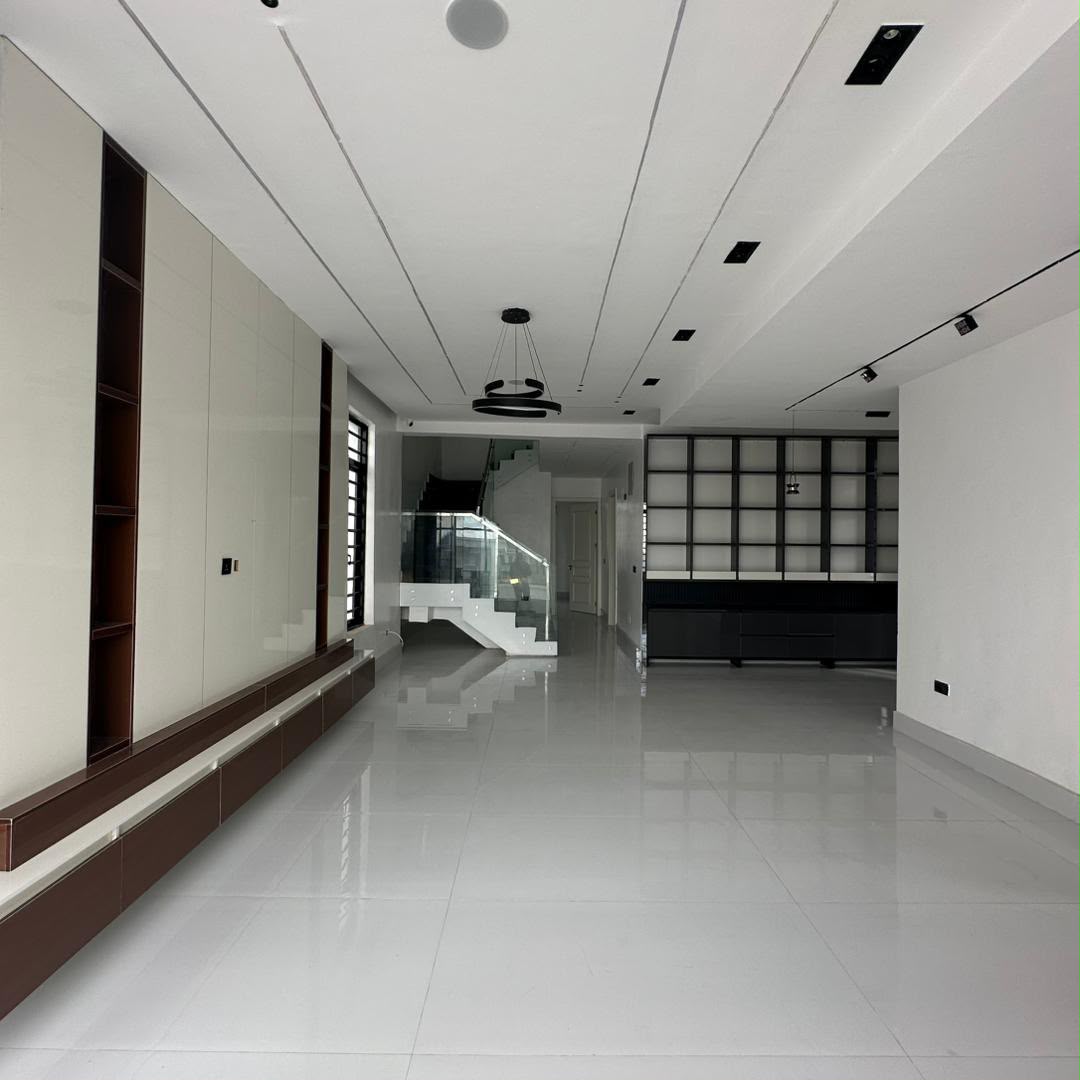 5 BEDROOM DETACHED HOME WITH POOL, CINEMA, GYM, ROOFTOP TERRACE AND BQ