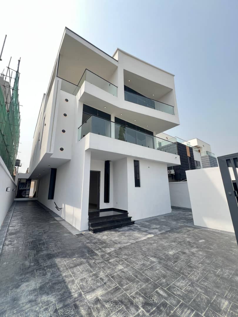 5 BEDROOM LUXURY HOME WITH CINEMA, ELEVATOR, SWIMMING POOL AND ROOFTOP TERRACE