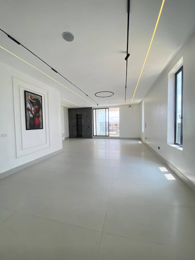 5 BEDROOM SEMI DETACHED DUPLEX WITH BQ AND POOL