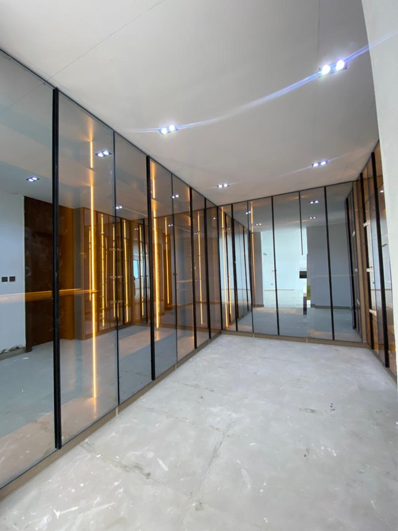 4 BEDROOM FULLY DETACHED DUPLEX WITH BQ AND POOL