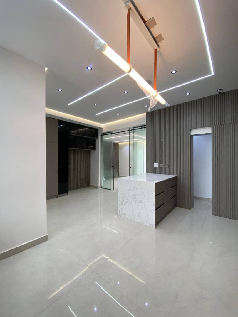 6 BEDROOM FULLY DETACHED DUPLEX WITH ELEVATOR• BQ• POOL