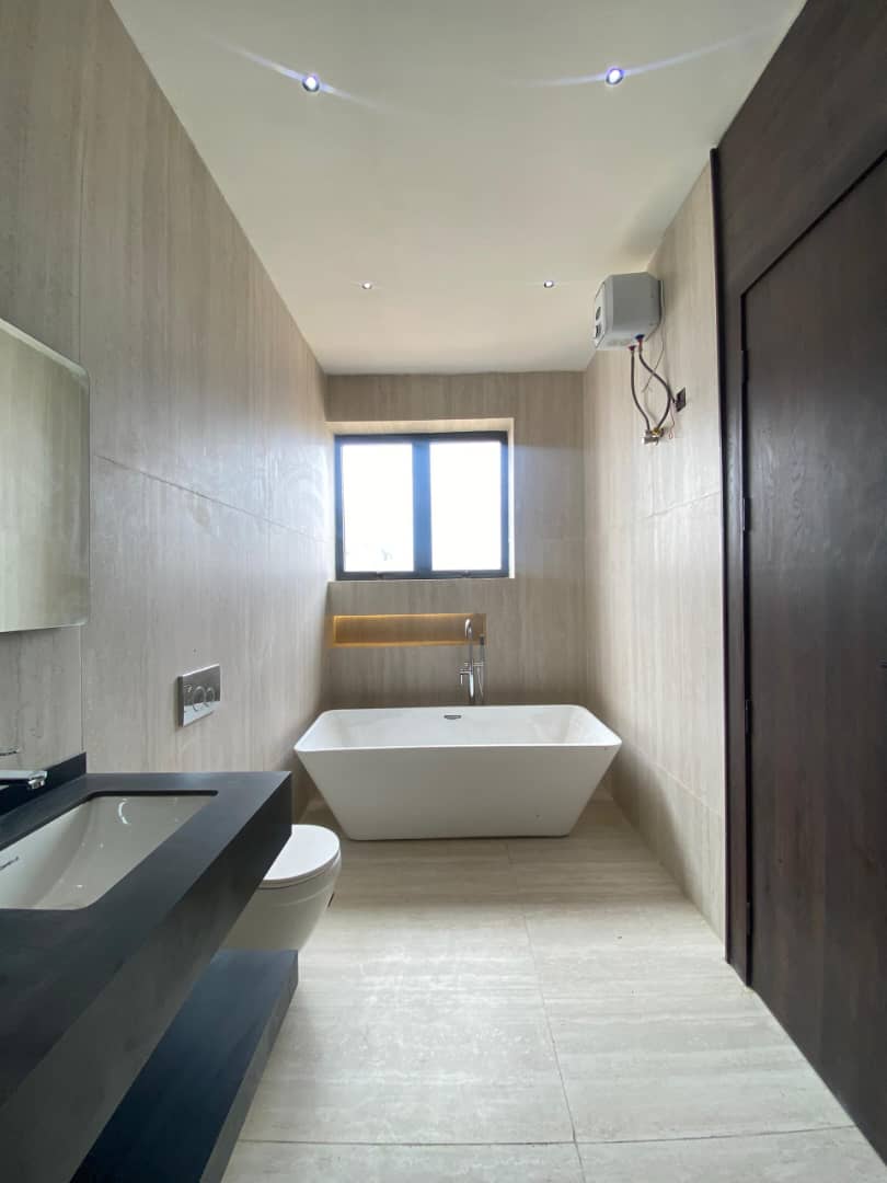 6 BEDROOM FULLY DETACHED DUPLEX WITH ELEVATOR• BQ• POOL