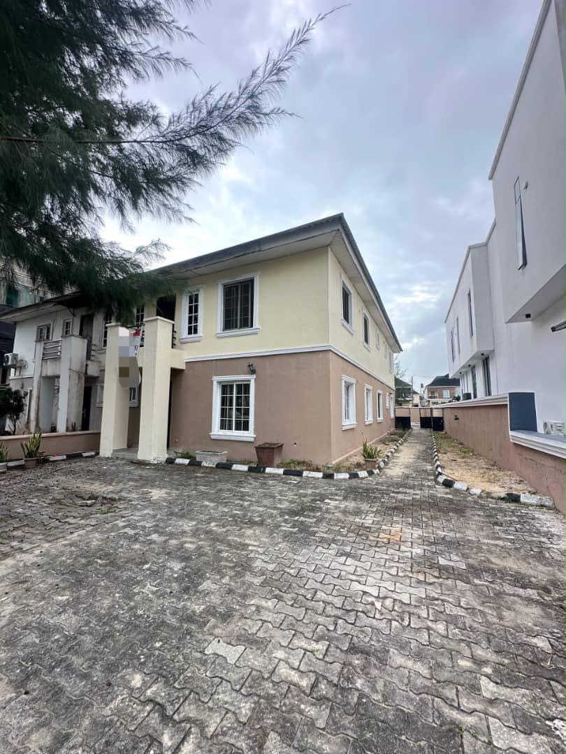 4 BEDROOM SEMI-DETACHED DUPLEX WITH BQ
