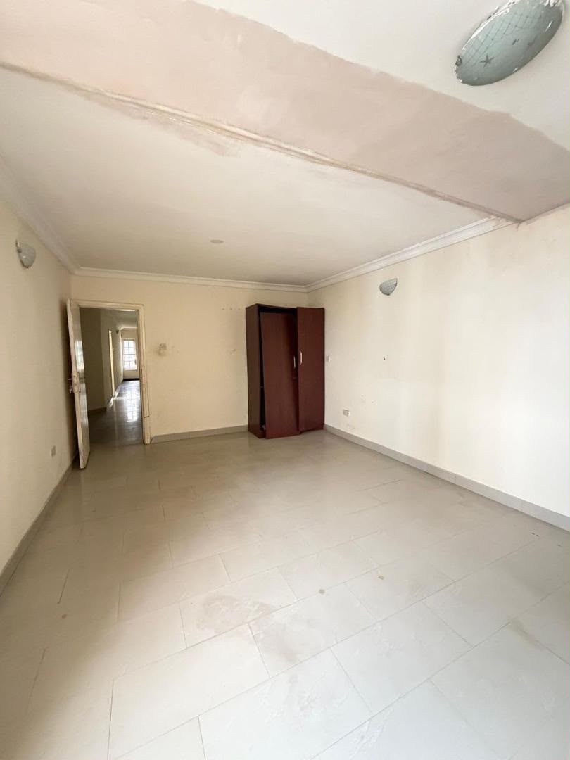 4 BEDROOM SEMI-DETACHED DUPLEX WITH BQ