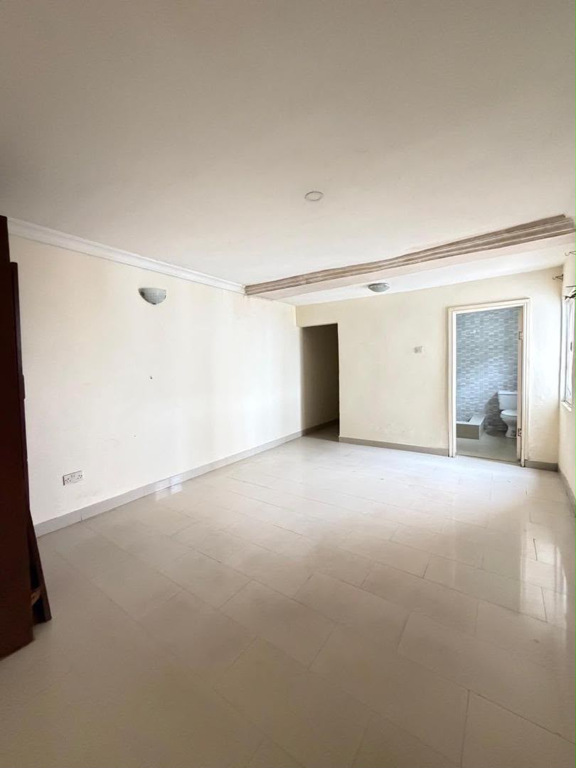 4 BEDROOM SEMI-DETACHED DUPLEX WITH BQ