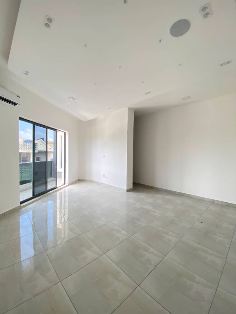 4 BEDROOM TERRACED DUPLEX WITH BQ AND POOL