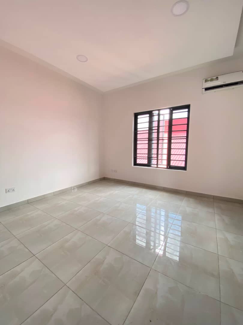 4 BEDROOM TERRACED DUPLEX WITH BQ AND POOL