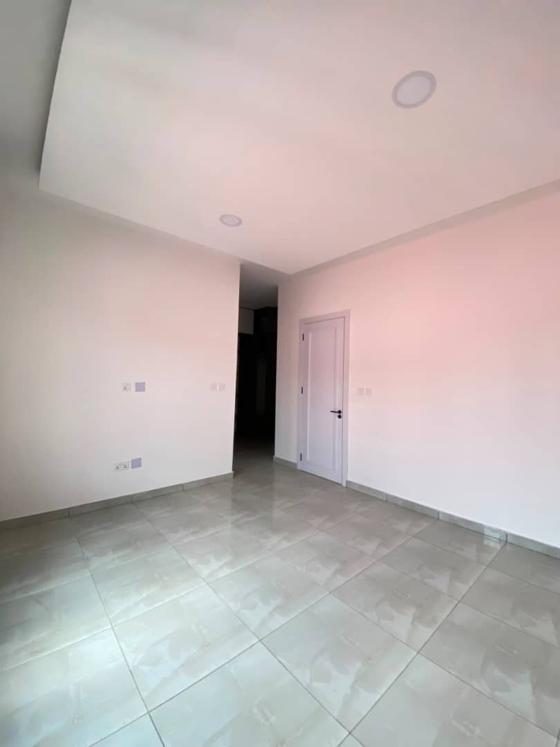 4 BEDROOM TERRACED DUPLEX WITH BQ AND POOL