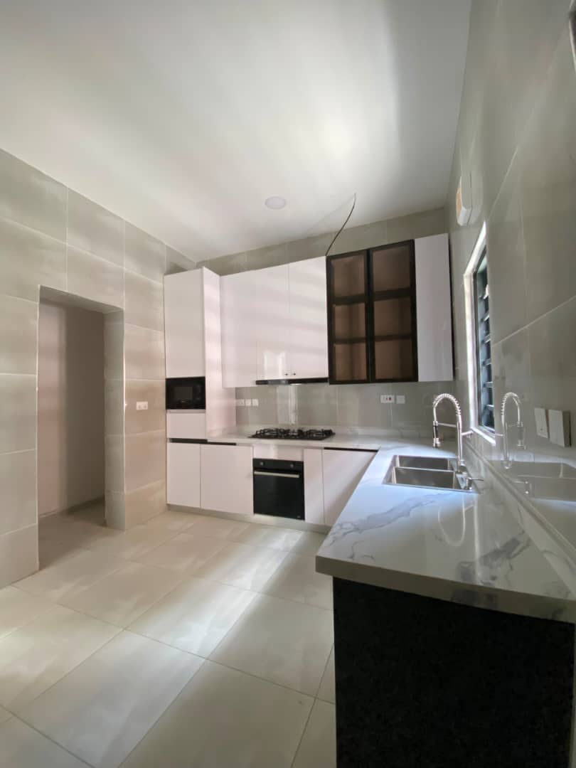 4 BEDROOM TERRACED DUPLEX WITH BQ AND POOL