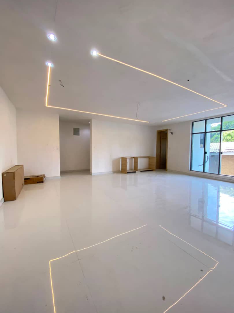 2 BEDROOM APARTMENT WITH ELEVATOR AND GYM