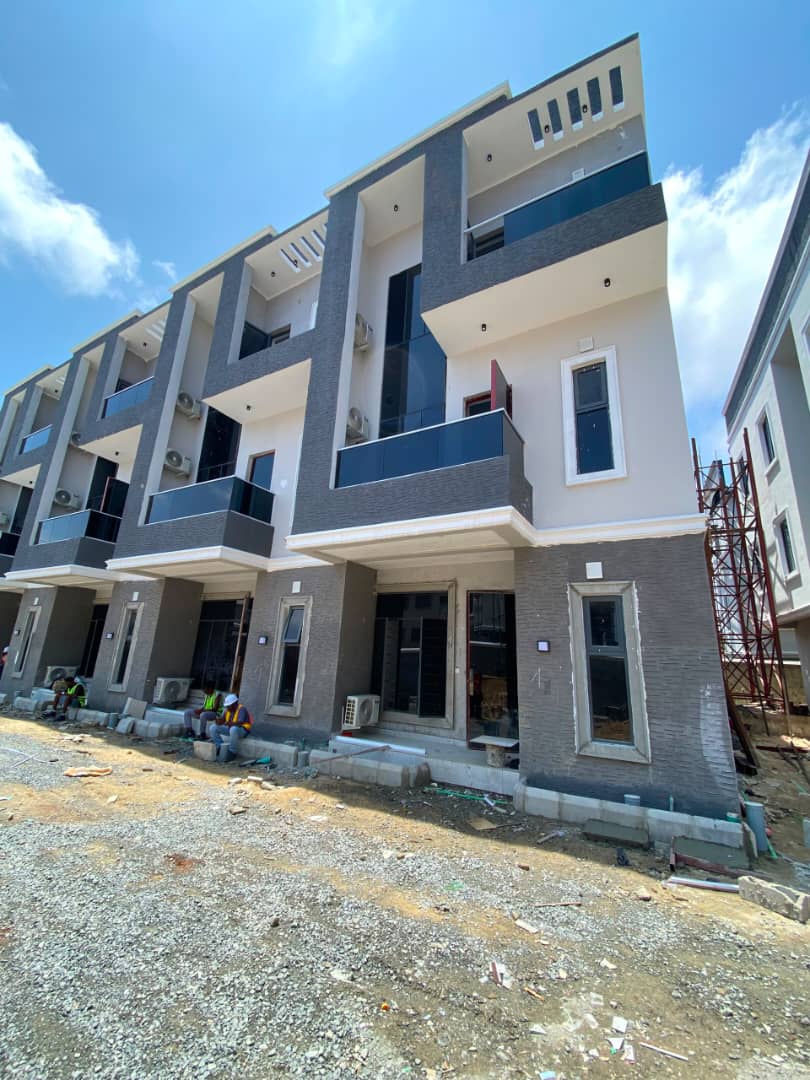 4 BEDROOM TERRACED DUPLEX WITH BQ, POOL AND GYM