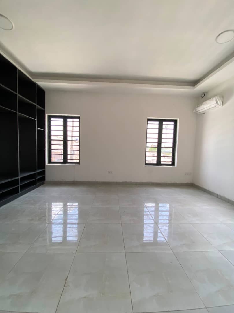 4 BEDROOM TERRACED DUPLEX WITH BQ, POOL AND GYM