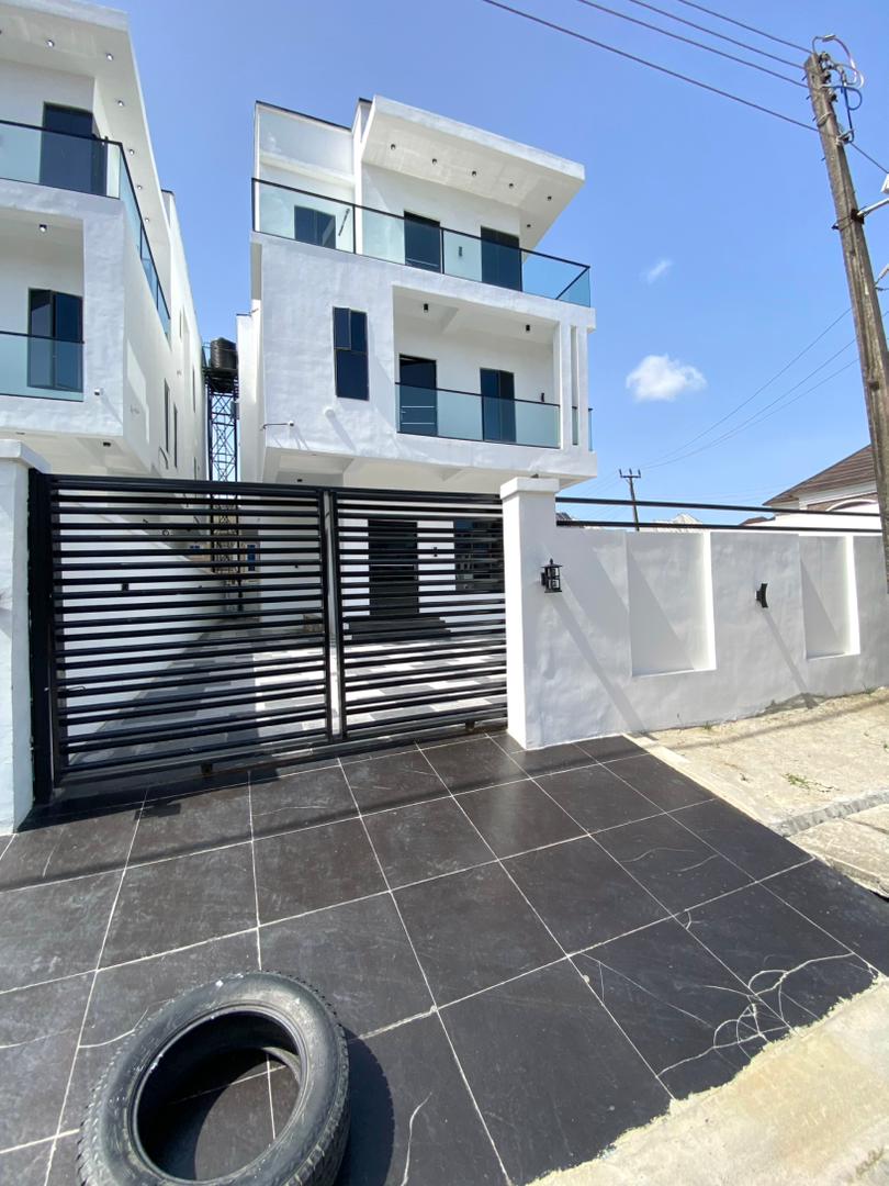 4 BEDROOM TERRACED DUPLEX WITH BQ, POOL And GYM