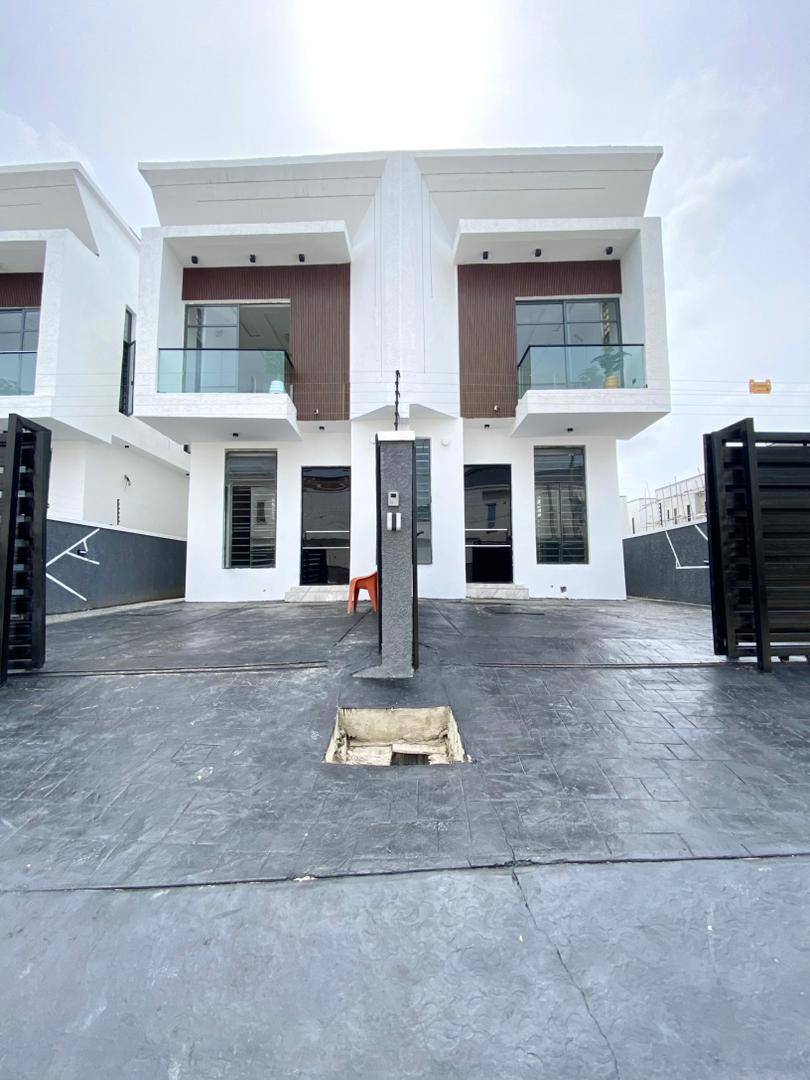 SERVICED 1 And 2 BEDROOM APARTMENTS WITH SWIMMING POOL AND GYM