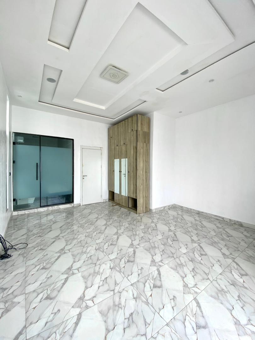 SERVICED 1 And 2 BEDROOM APARTMENTS WITH SWIMMING POOL AND GYM