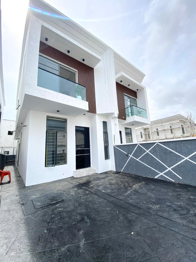 SERVICED 1 And 2 BEDROOM APARTMENTS WITH SWIMMING POOL AND GYM
