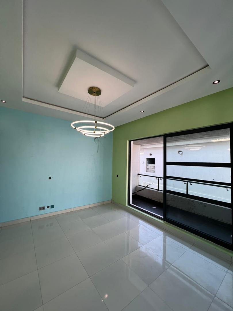 3 Bedroom Penthouse Flat With A Room BQ