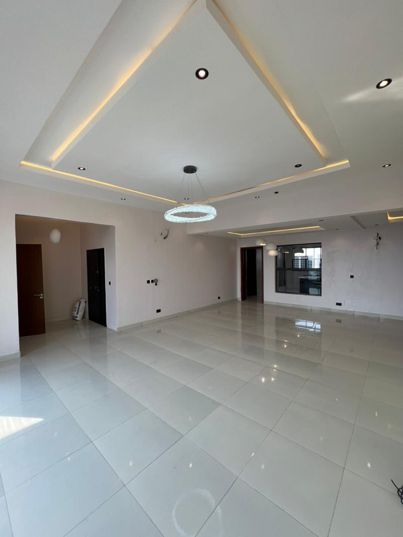 3 Bedroom Penthouse Flat With A Room BQ