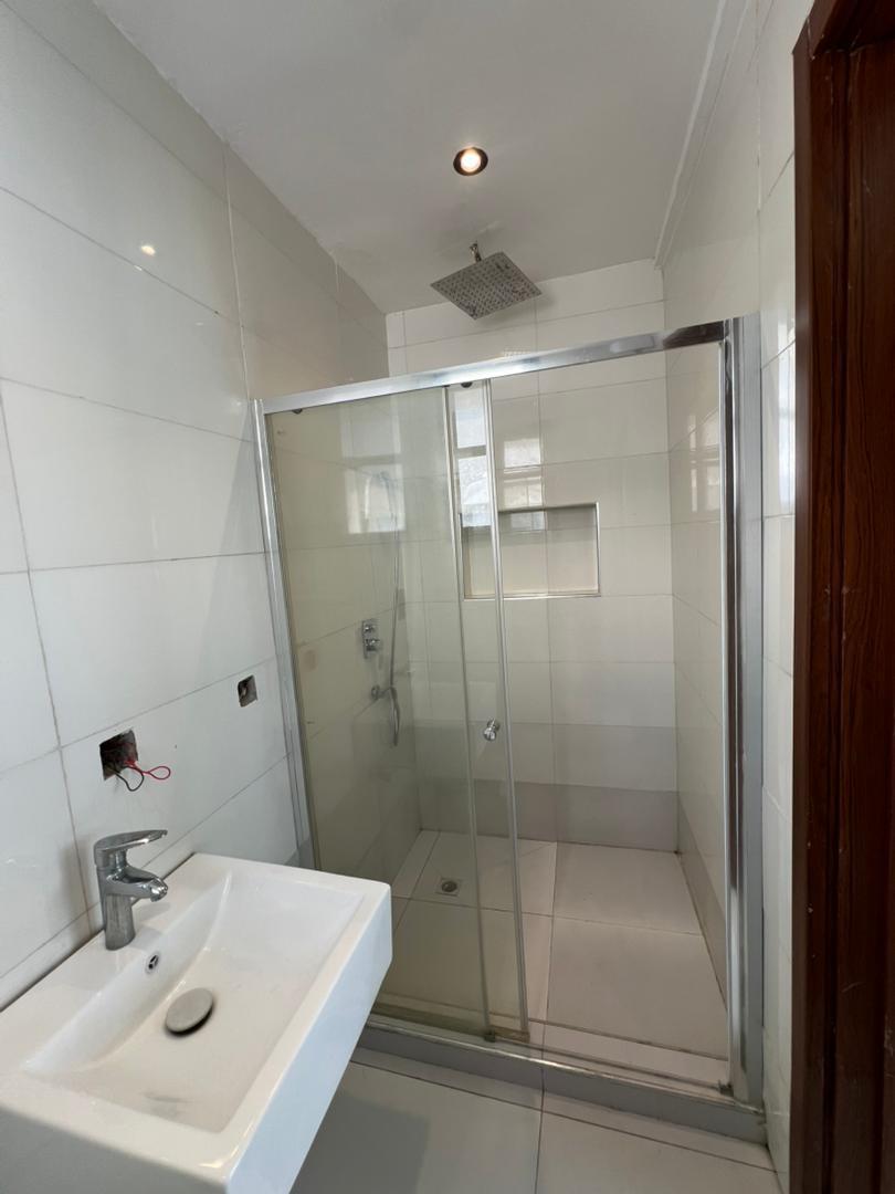 3 Bedroom Penthouse Flat With A Room BQ