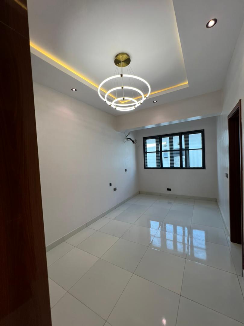 3 Bedroom Penthouse Flat With A Room BQ