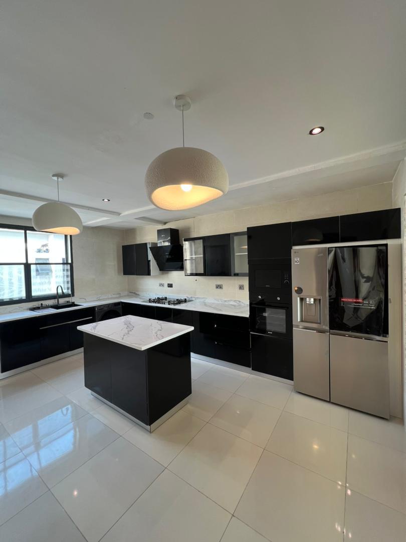 3 Bedroom Penthouse Flat With A Room BQ