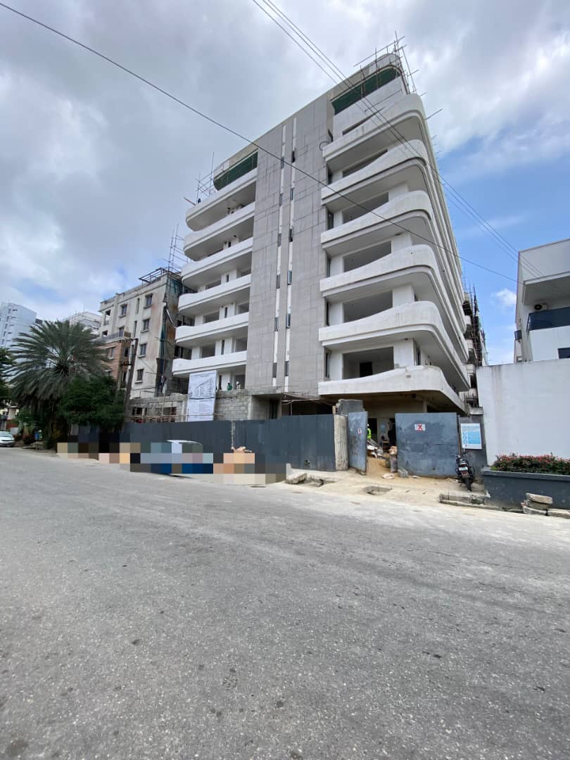 2 And 3 BEDROOM APARTMENTS WITH SWIMMING POOL- ONIRU