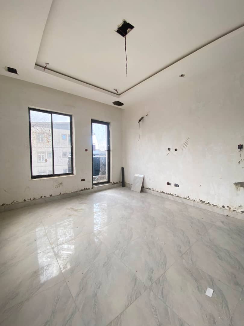 2 And 3 BEDROOM APARTMENT WITH SWIMMING POOL- ONIRU